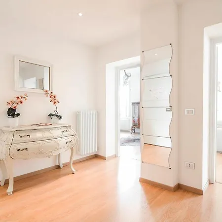 Sleeps 6 Air Con Wifi Apartment *